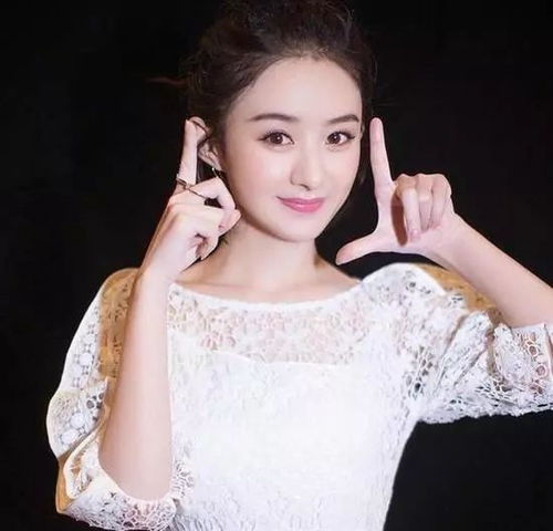 赵丽颖被曝恋情后首现身，引爆媒体关注